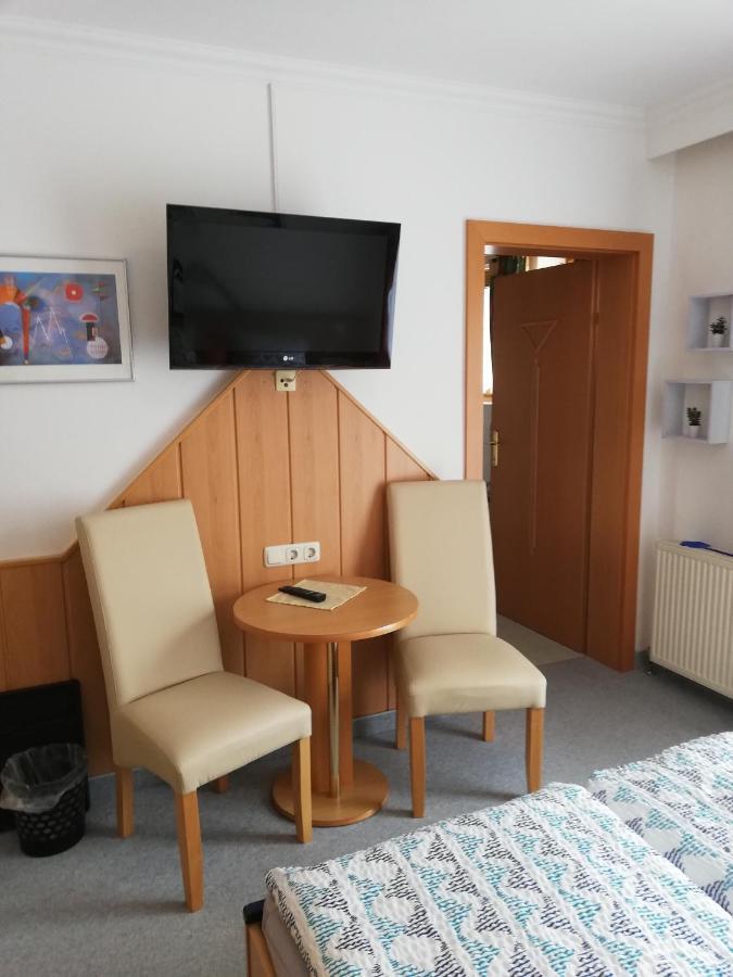 Haus Seppi Hotell Neukirchen am Großvenediger Exteriör bild
