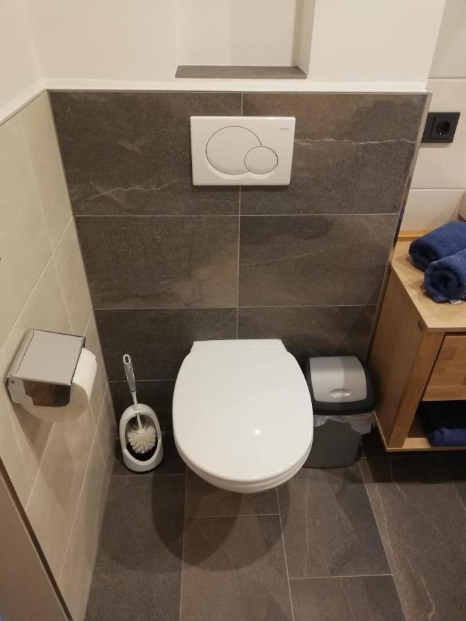 Haus Seppi Hotell Neukirchen am Großvenediger Exteriör bild